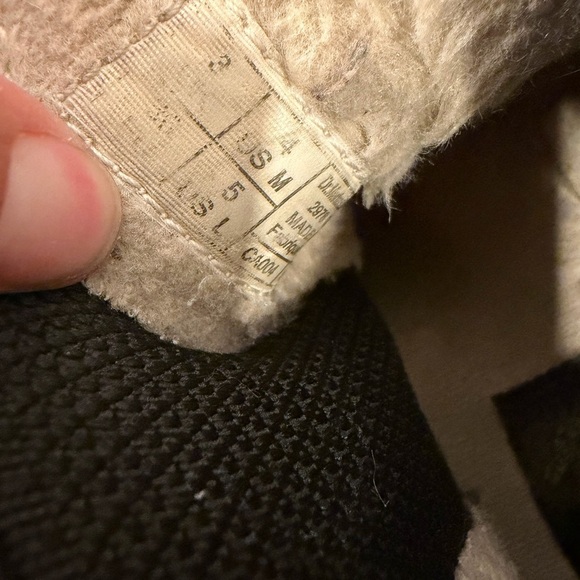 Doc martens faux fur lined platform Black boots size 5 - Picture 9 of 9